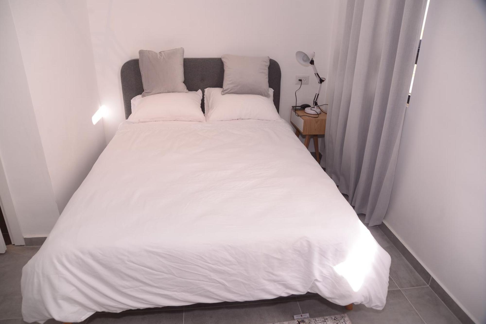 Bed and Breakfast Yona 8 Tel Awiw Pokój zdjęcie