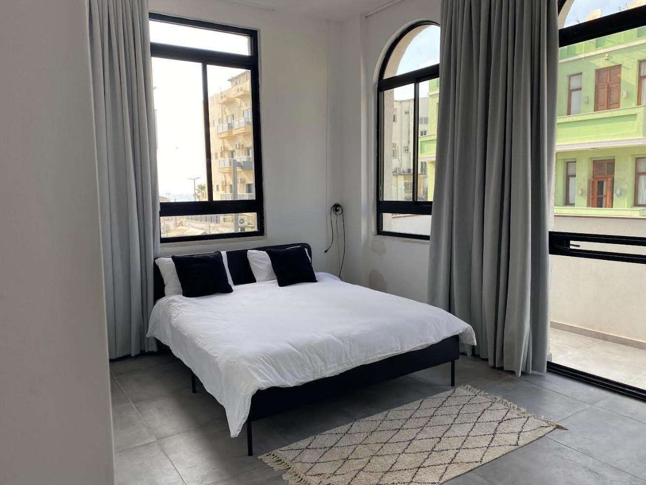 Bed and Breakfast Yona 8 Tel Awiw Pokój zdjęcie